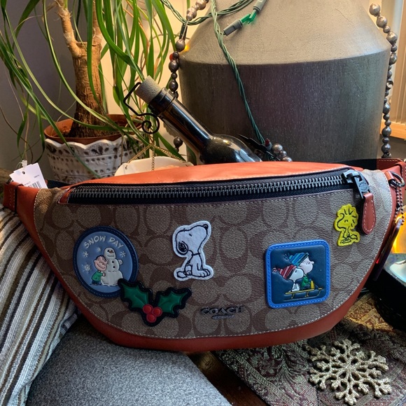 Authentic COACH Leather/Signature coated canvas Peanut Disney beltbag UNISEX - Picture 2 of 13